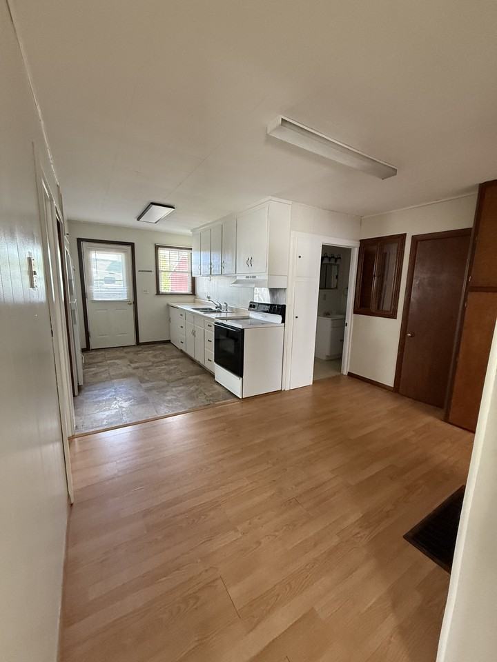 212 Norway Street - Photo 5 of 7