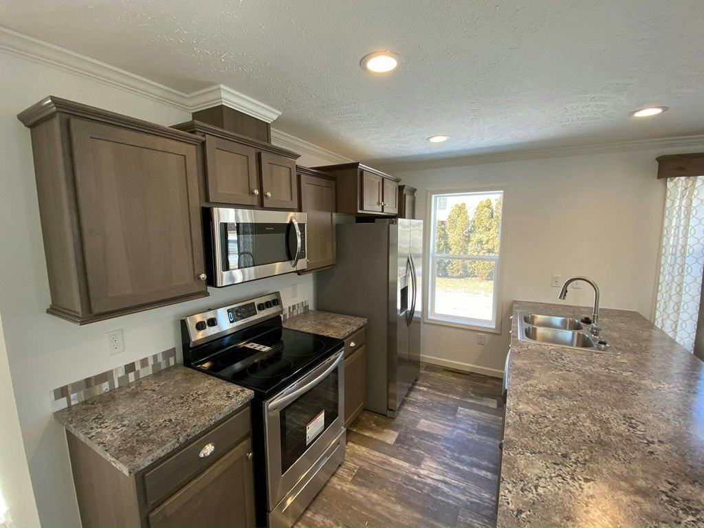 131 W Zimmer Dr - Photo 3 of 22