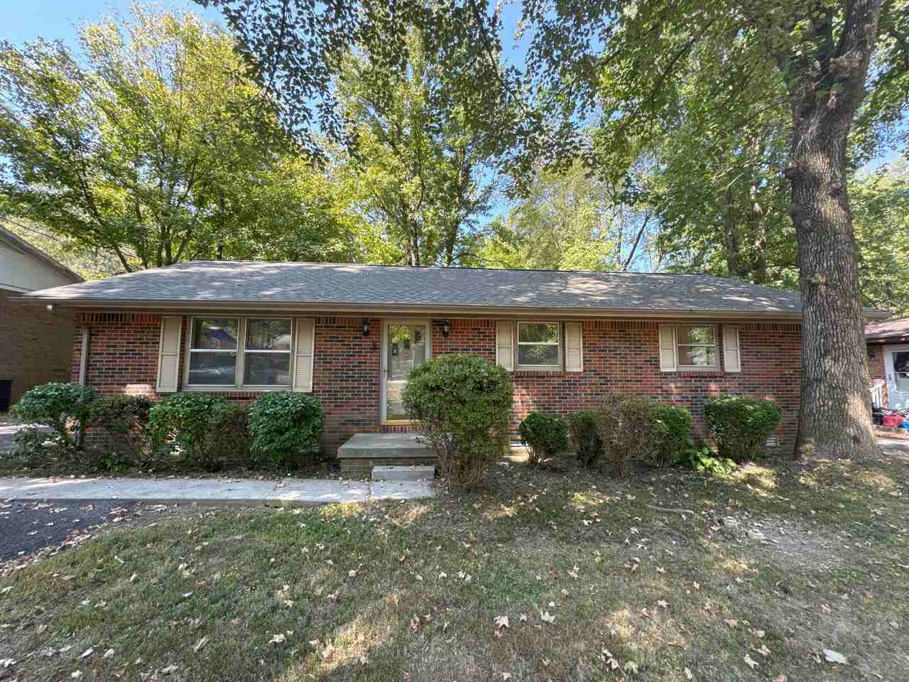 360 Longview Drive - Photo 2 of 24