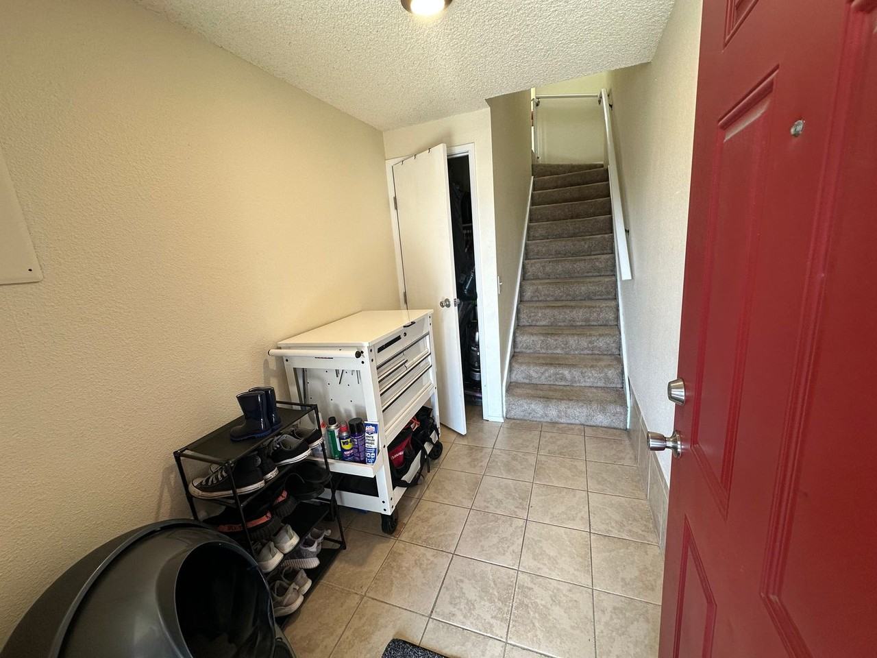 2149 2149 Eastview Pl. - C #C - Photo 2 of 32