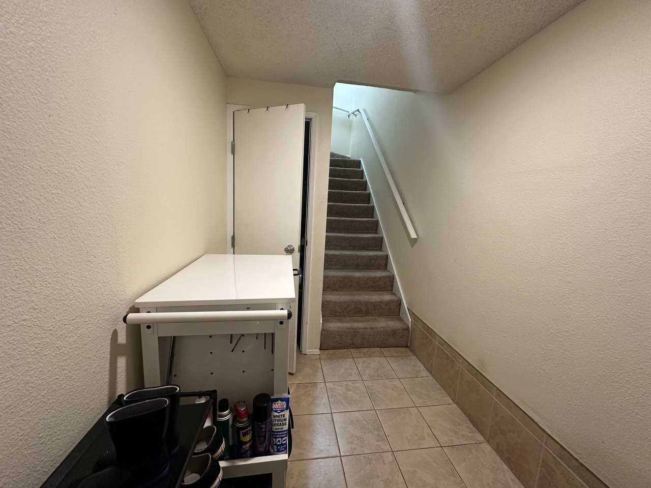 2149 2149 Eastview Pl. - C #C - Photo 3 of 32