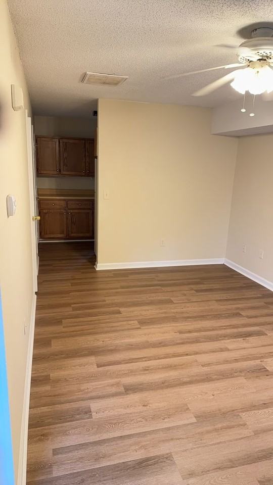 404 Lane St - Photo 3 of 20