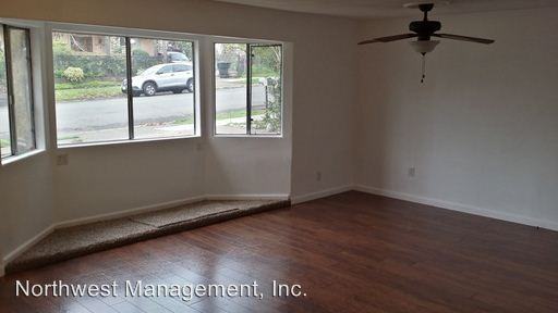 211 C St - Photo 2 of 10