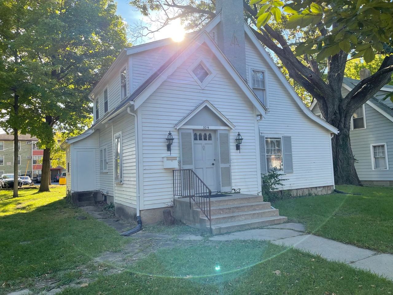 534 Hayes St - Photo 2 of 2
