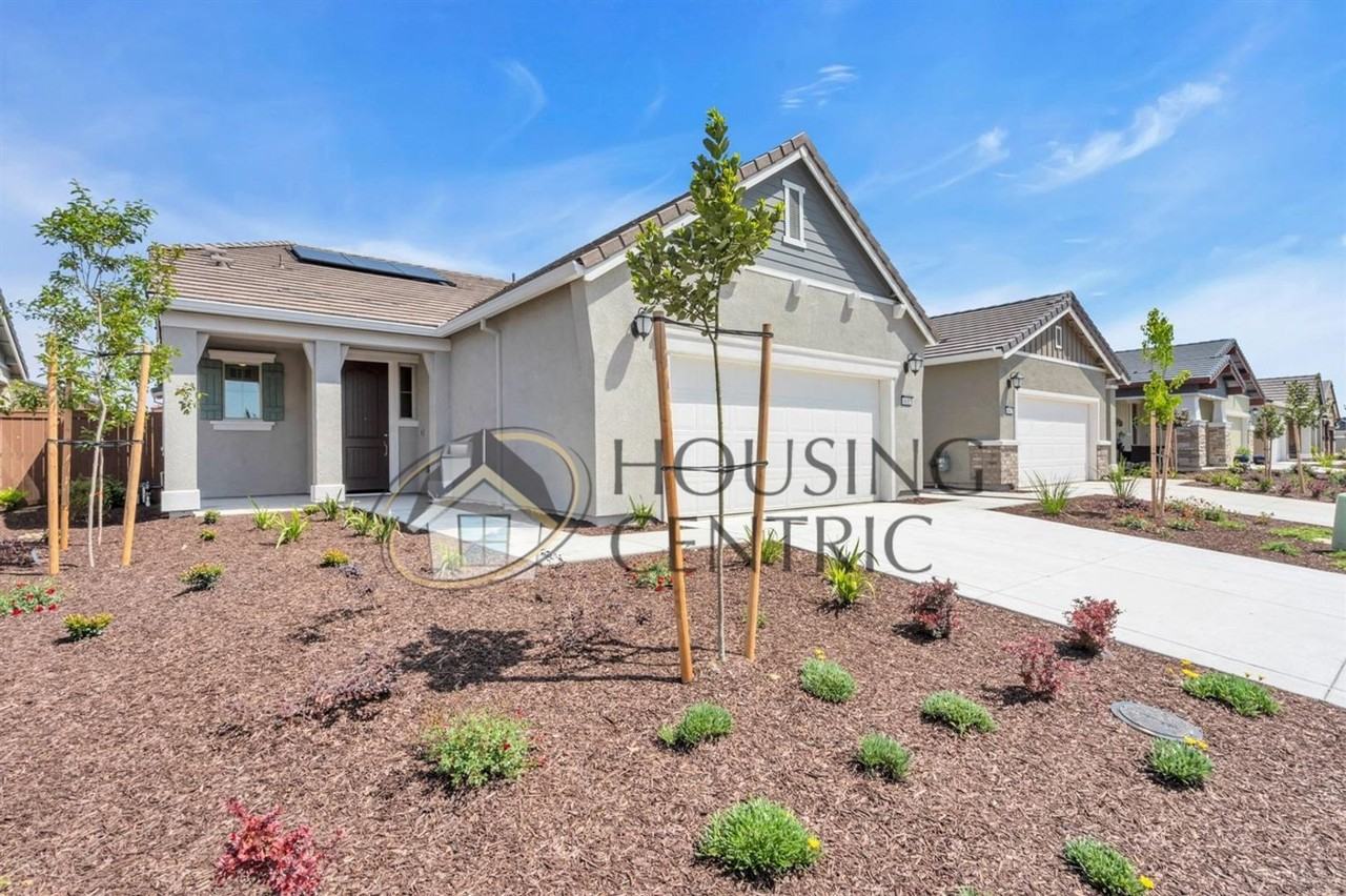 4031 Corralitas Ln - Photo 5 of 48