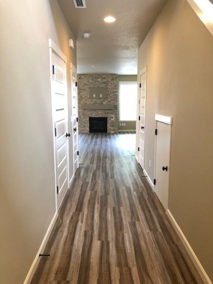 13211 Northeast 62nd Avenue - Photo 3 of 13