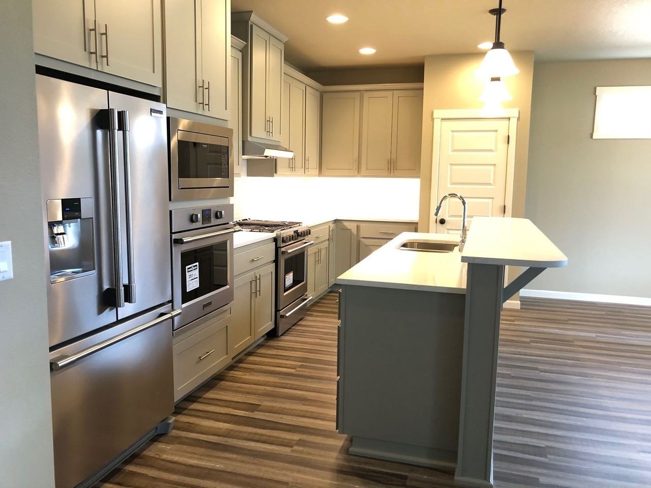 13211 Northeast 62nd Avenue - Photo 4 of 13