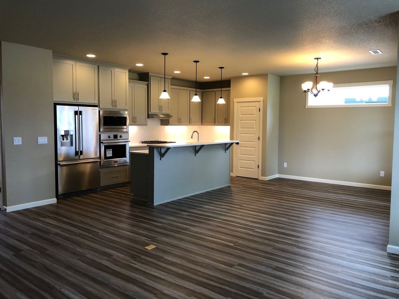 13211 Northeast 62nd Avenue - Photo 5 of 13