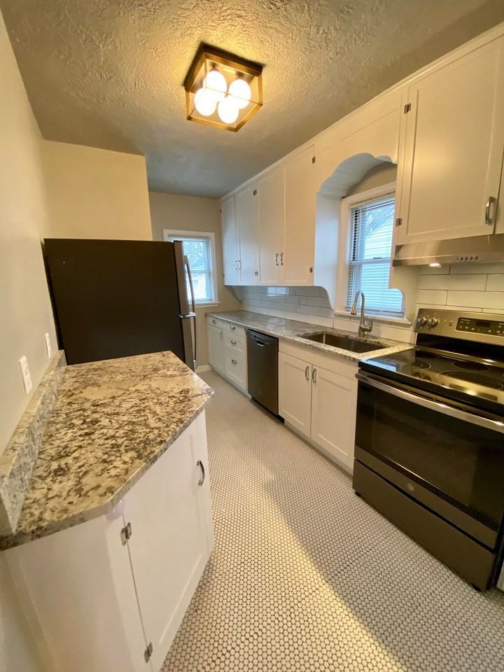 717 South Glendale Avenue - Photo 7 of 27