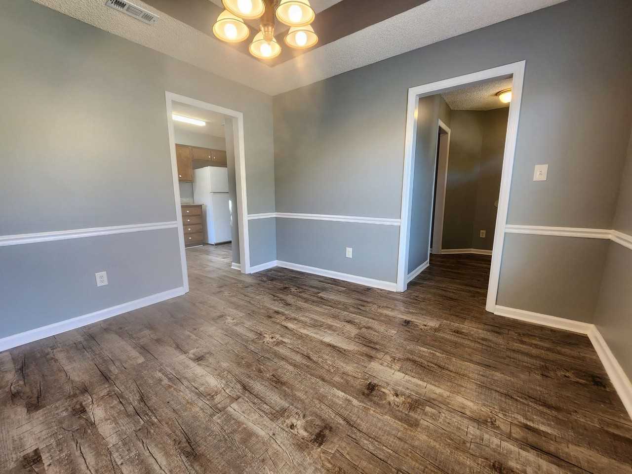 313 Sawgrass Dr - Photo 3 of 10