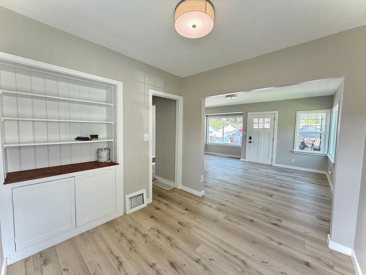 638 East 8th Avenue - Photo 5 of 13