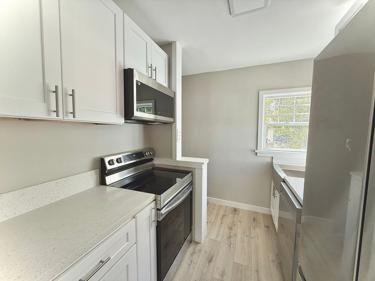 638 East 8th Avenue - Photo 6 of 13