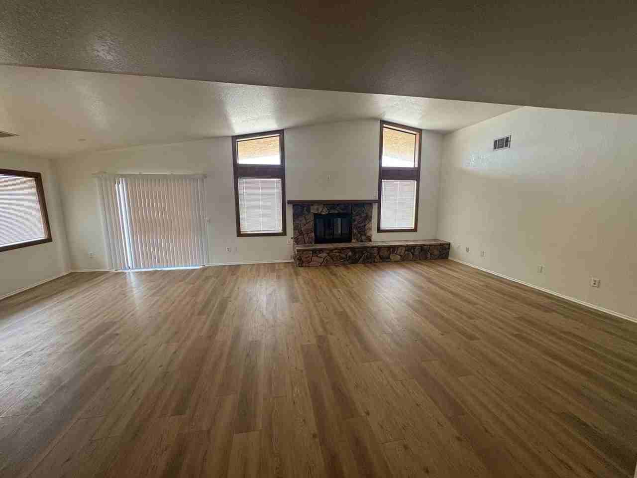 16382 Kamana Ct - Photo 6 of 17