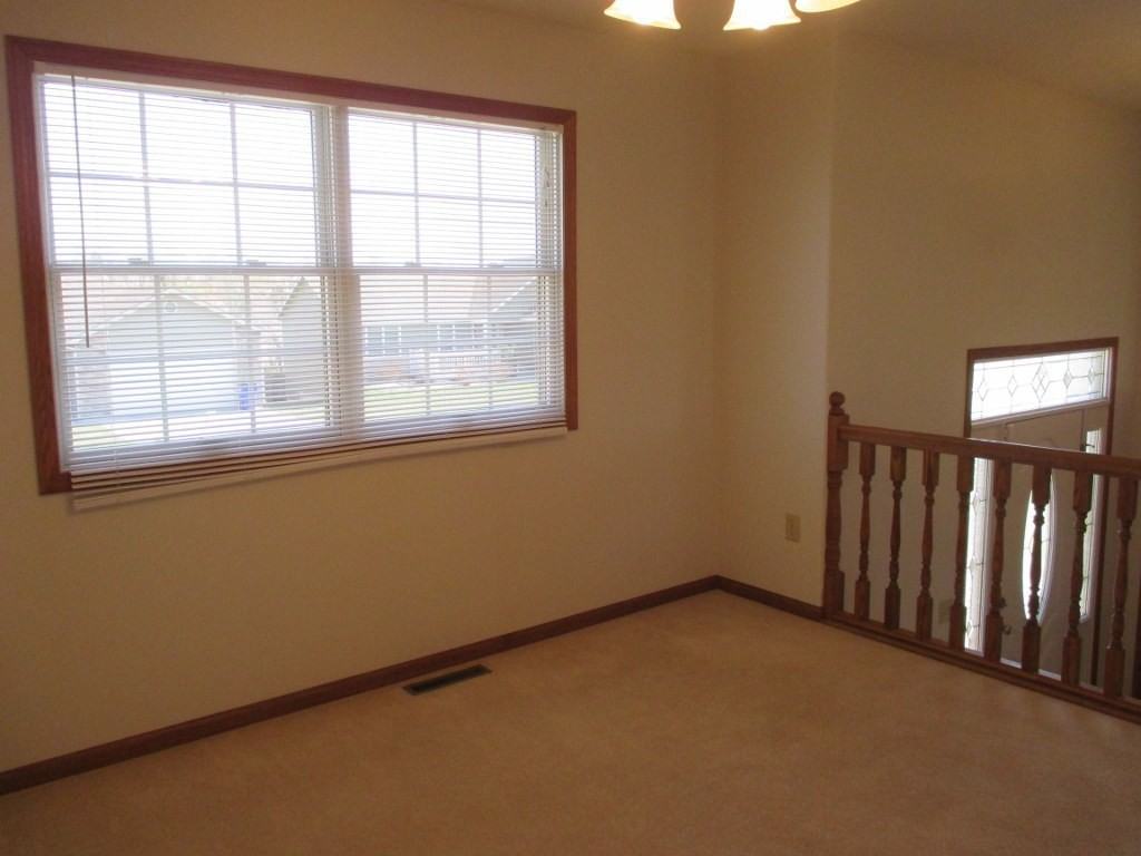 626 Tall Grass Dr - Photo 5 of 24