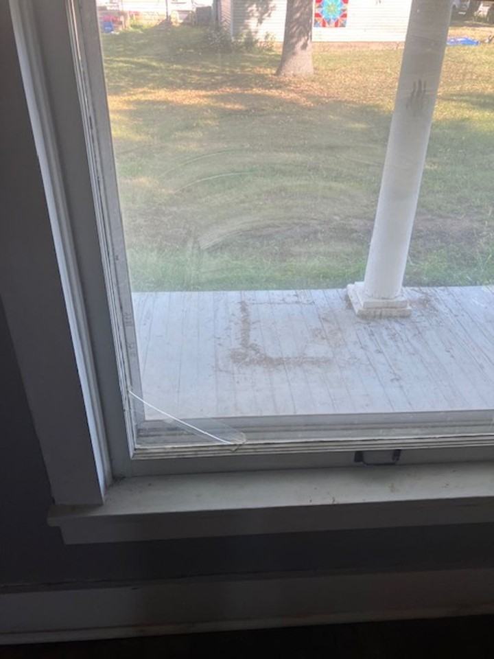 402 S Franklin St - Photo 2 of 18