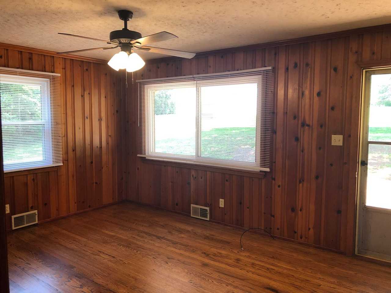 1498 Fork Bixby Rd - Photo 3 of 10