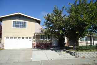 912 Gateway Dr - Photo 1 of 1