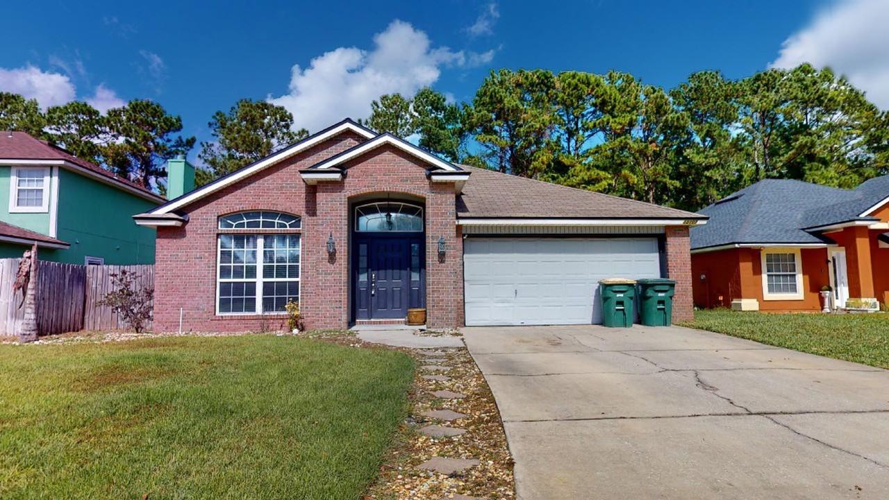 12107 Livery Dr - Photo 2 of 34