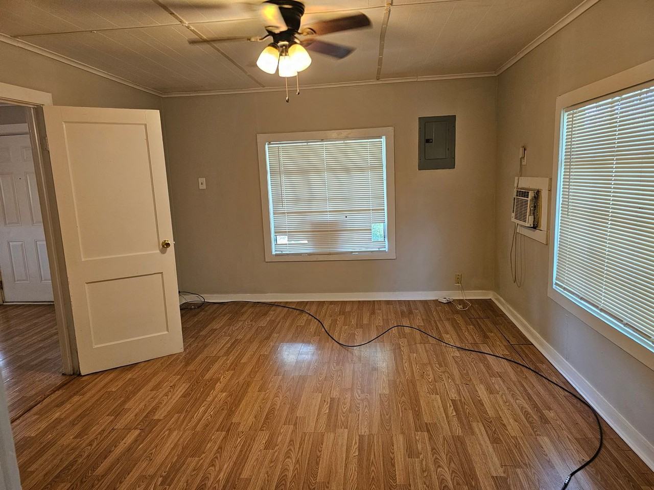 17061 E Iowa Ave - Photo 3 of 10