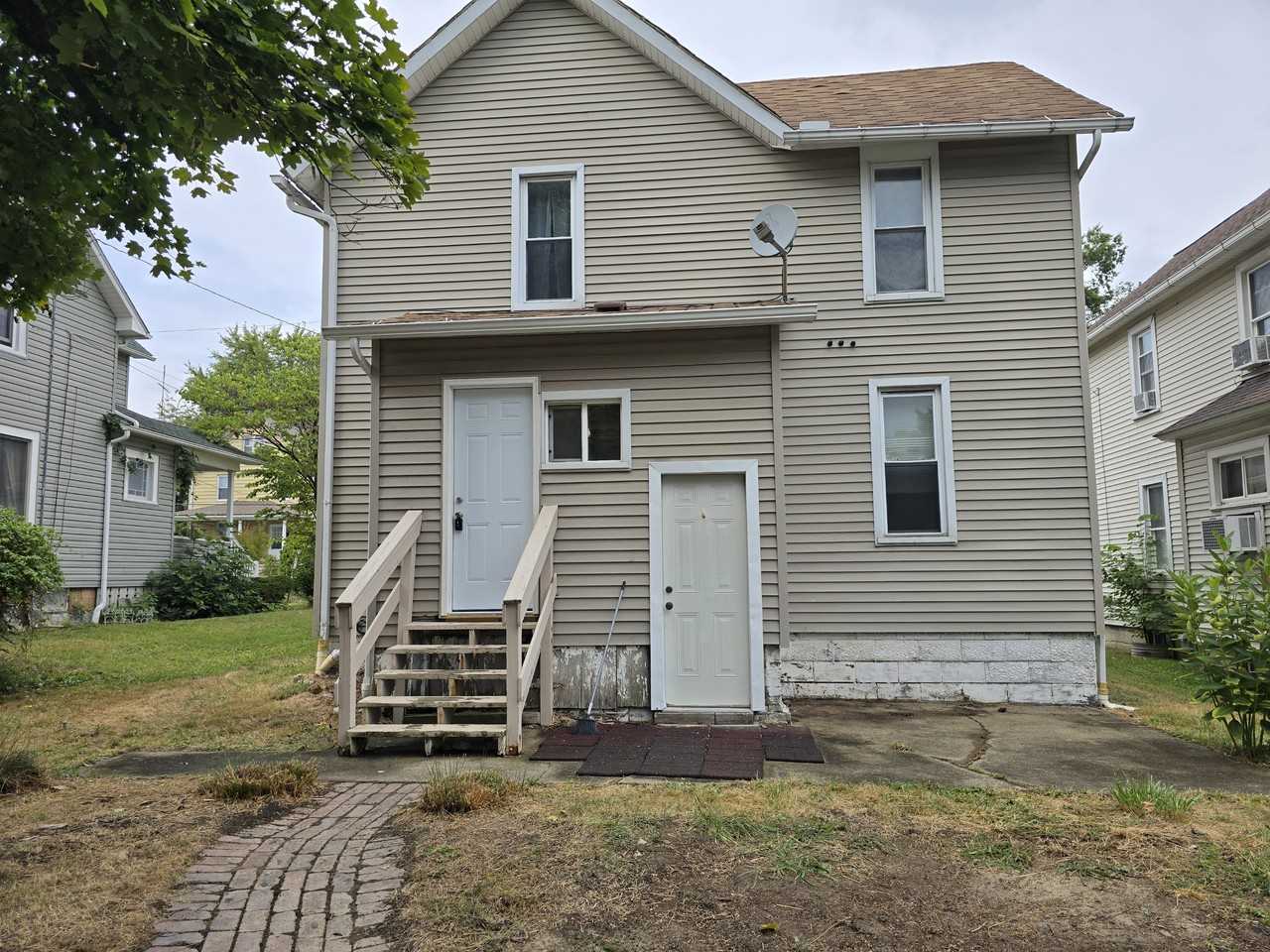 448 W Cambridge St - Photo 2 of 25