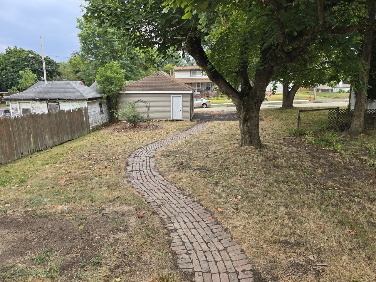 448 W Cambridge St - Photo 3 of 25