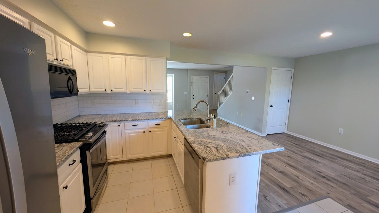 3003 Glenloch Cir #A - Photo 2 of 37