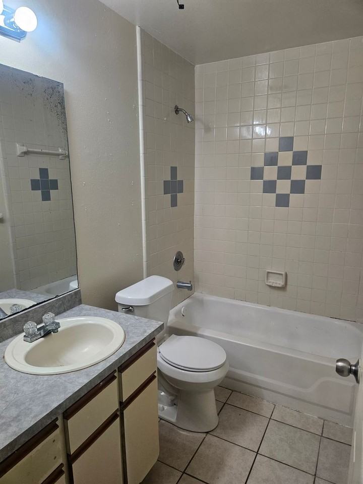 712 26th Ave E - Photo 7 of 7