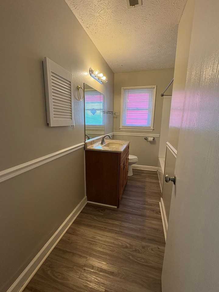 1352 Hudson Dr - Photo 6 of 9