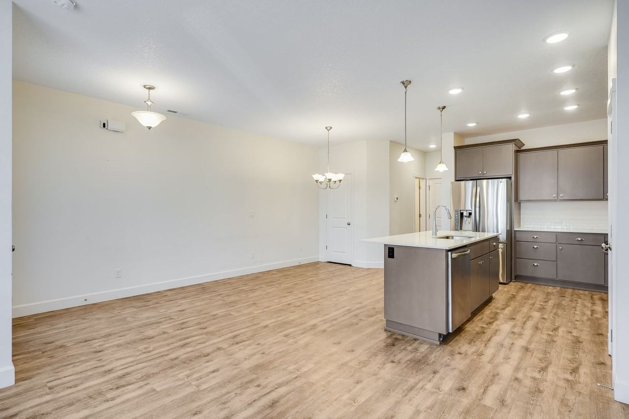 6860 Se Treat St - Photo 3 of 17