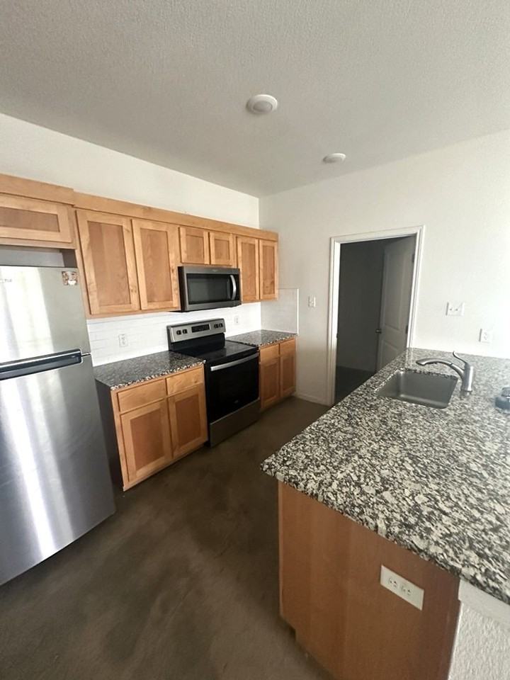 3103 Stonewall Dr #A - Photo 5 of 16