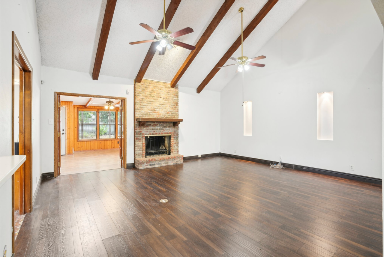 16303 Quail Path Street - Photo 3 of 36