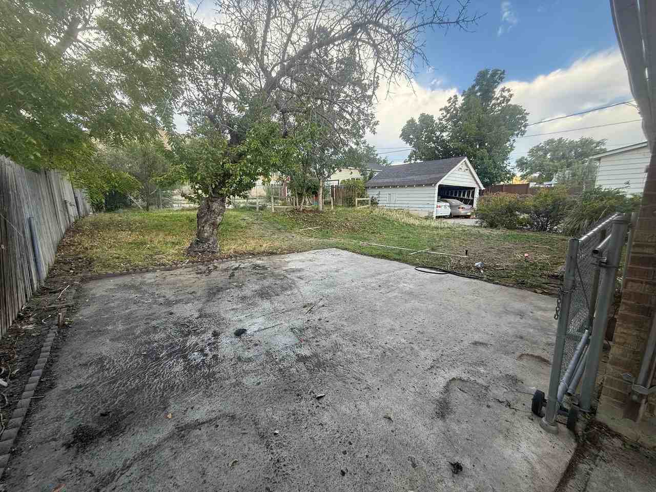 677 N 200 E - Photo 3 of 15