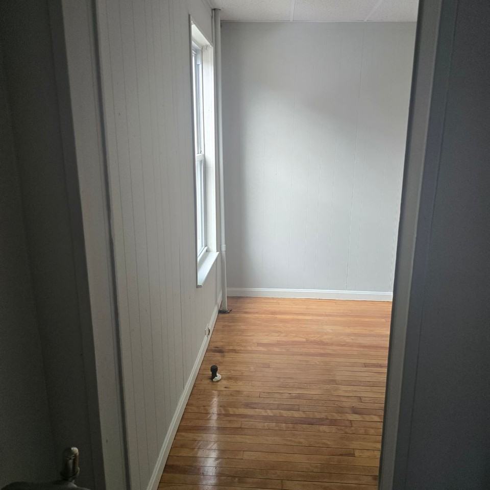 360 Manchester St - Photo 3 of 32