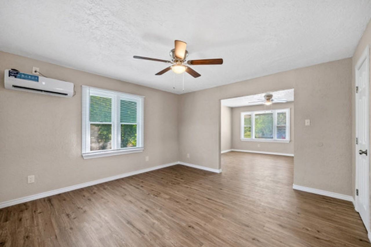 1209 Sw I Ave - Photo 4 of 14