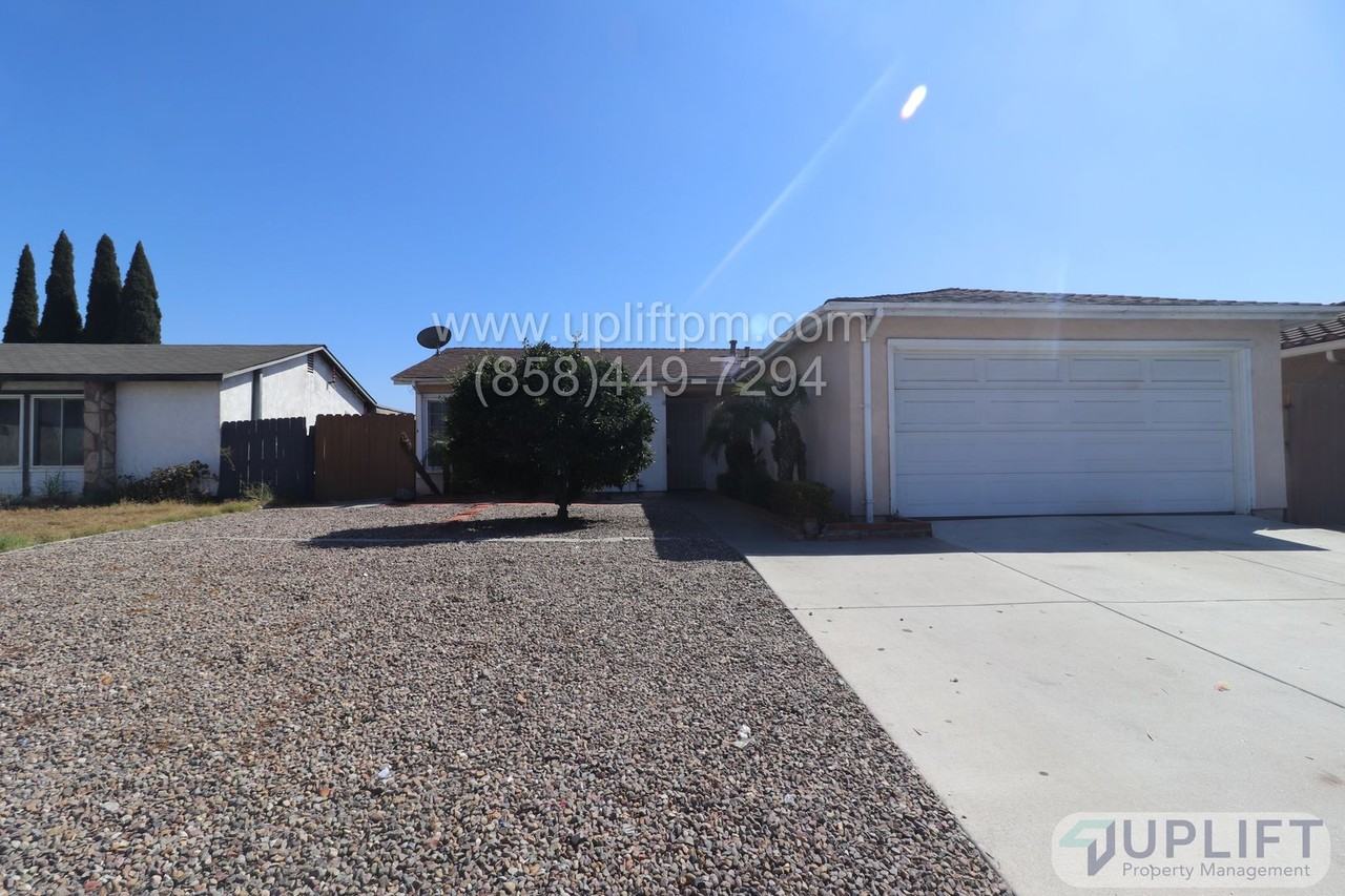 8723 Hillery Dr - Photo 2 of 27