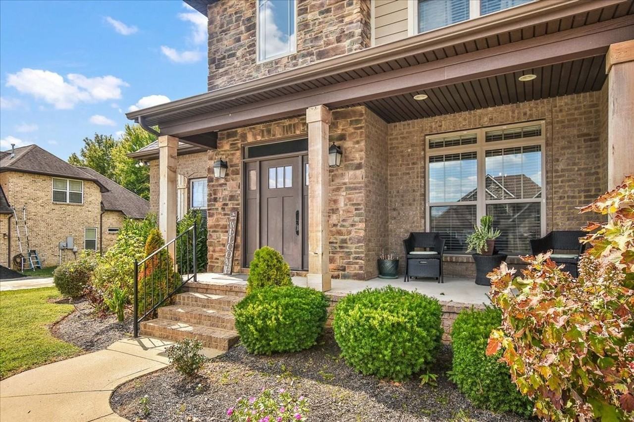 525 Piccadilly Dr - Photo 3 of 45