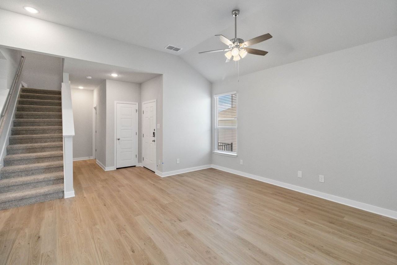 186 Nespral Dr - Photo 3 of 20