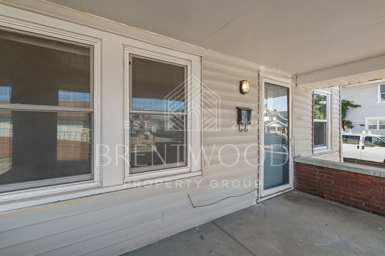 601 N Oxford St - Photo 5 of 27