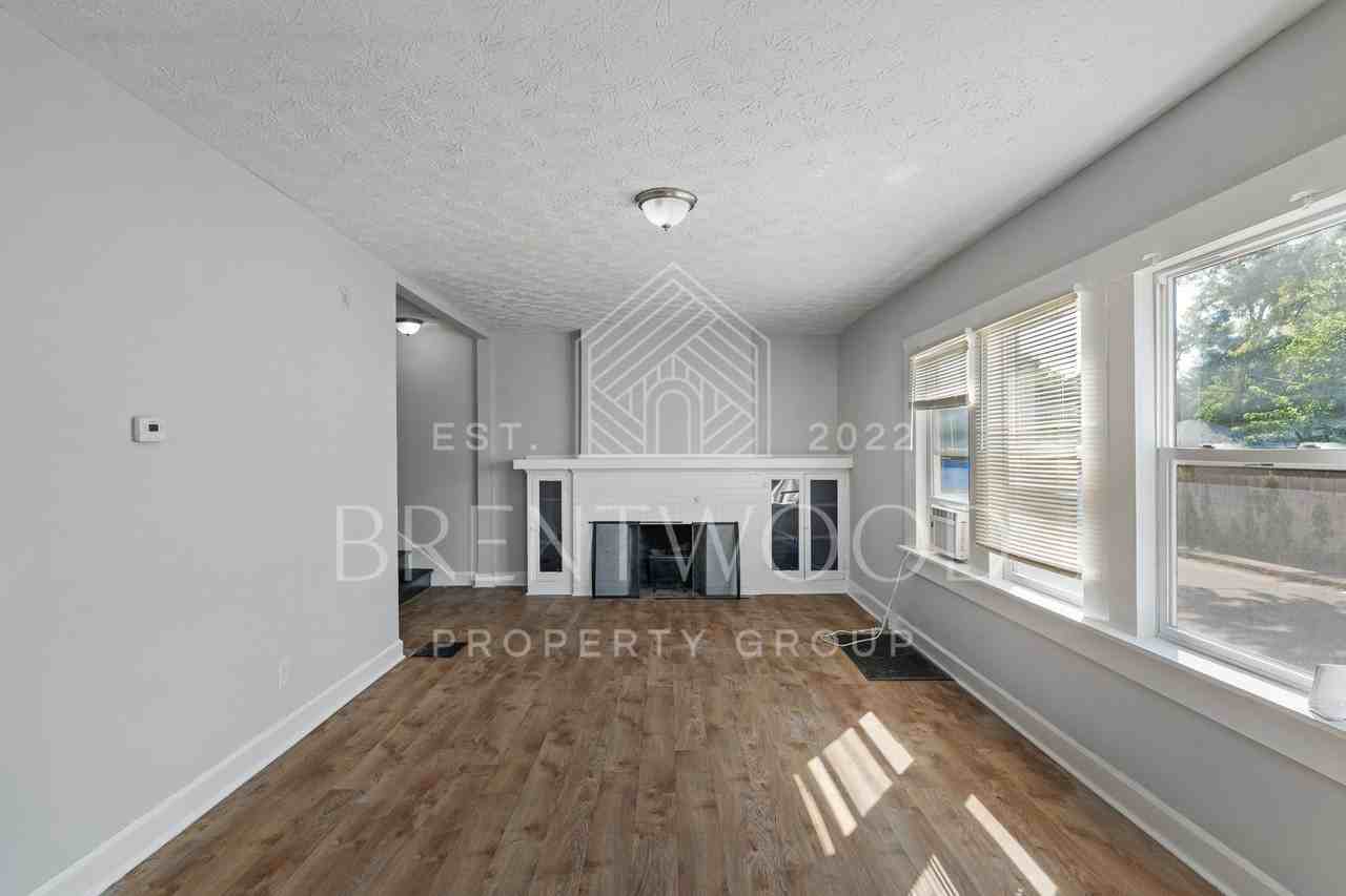 601 N Oxford St - Photo 3 of 27