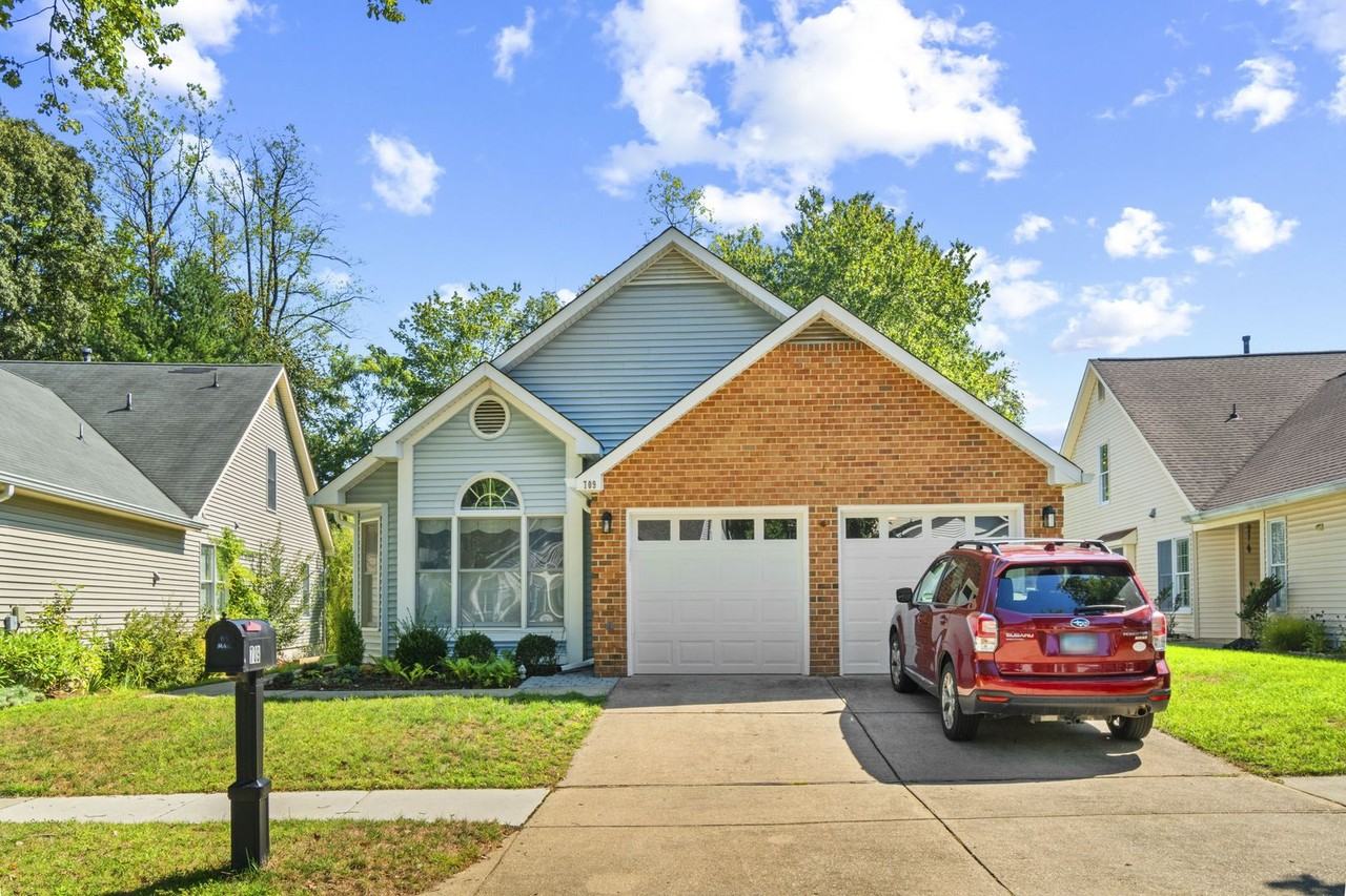 709 Sydney Ter - Photo 2 of 30