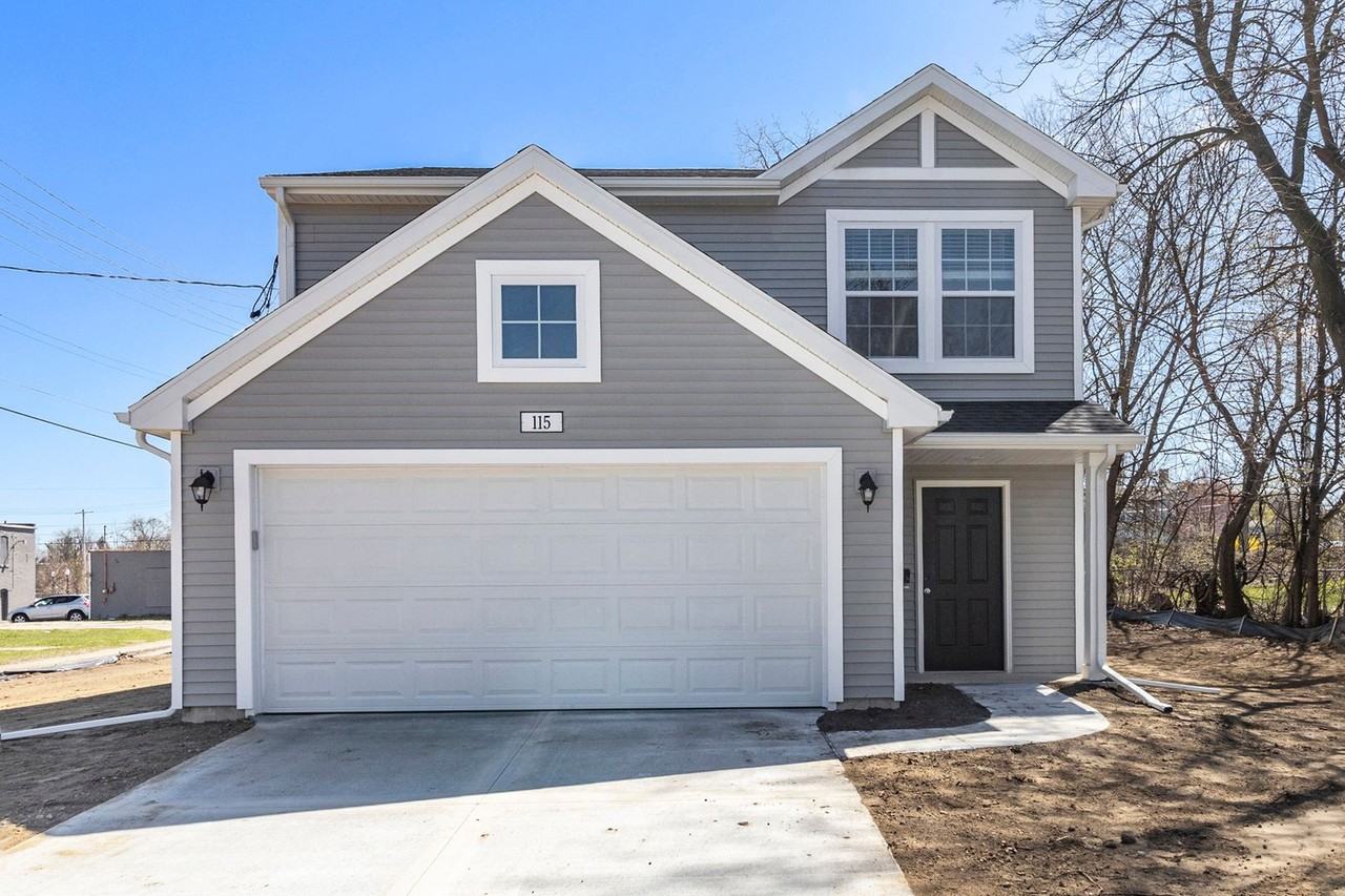 1302 Forest View Dr
