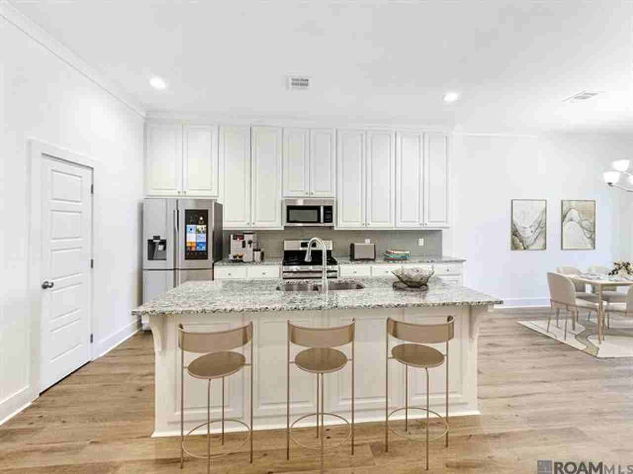 9664 Creekview Dr - Photo 5 of 12