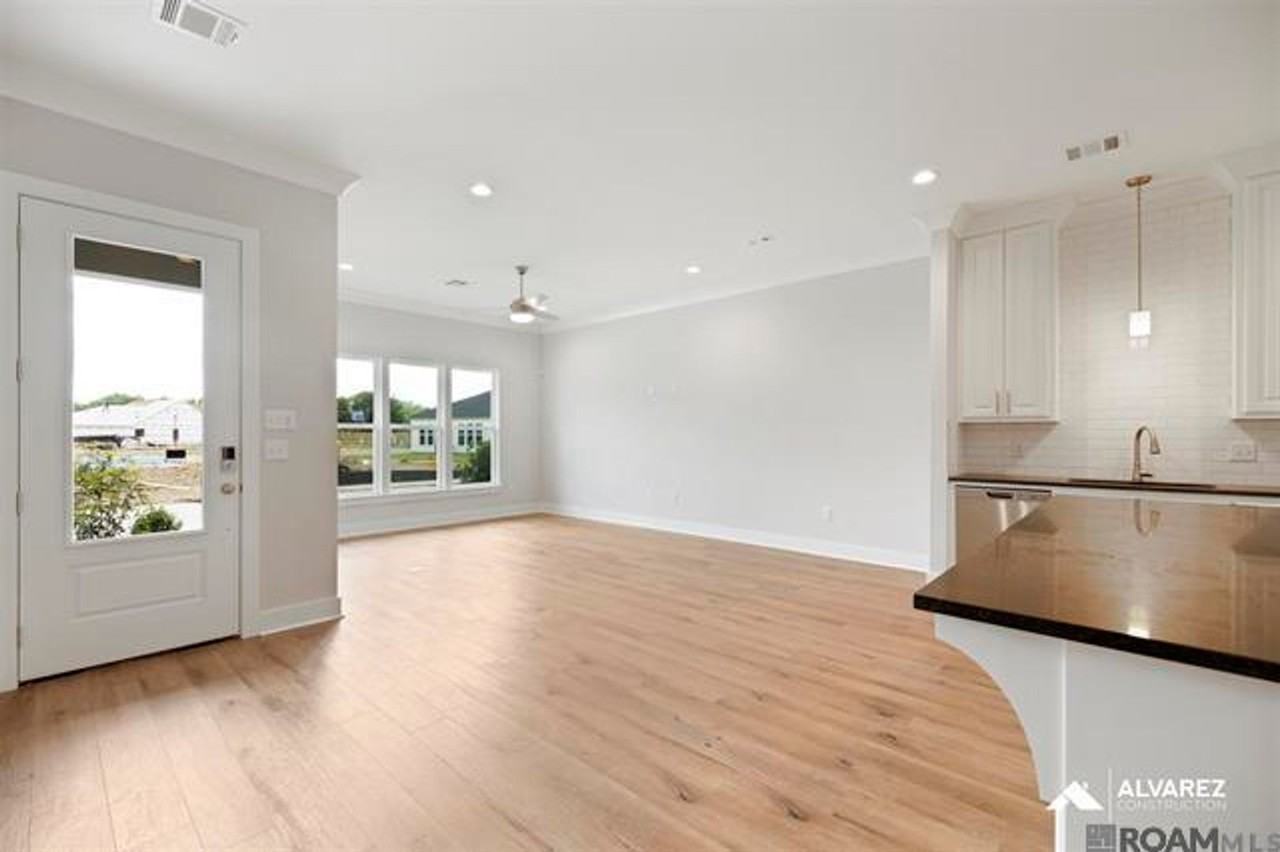 7619 Silverside Cove Dr - Photo 2 of 14