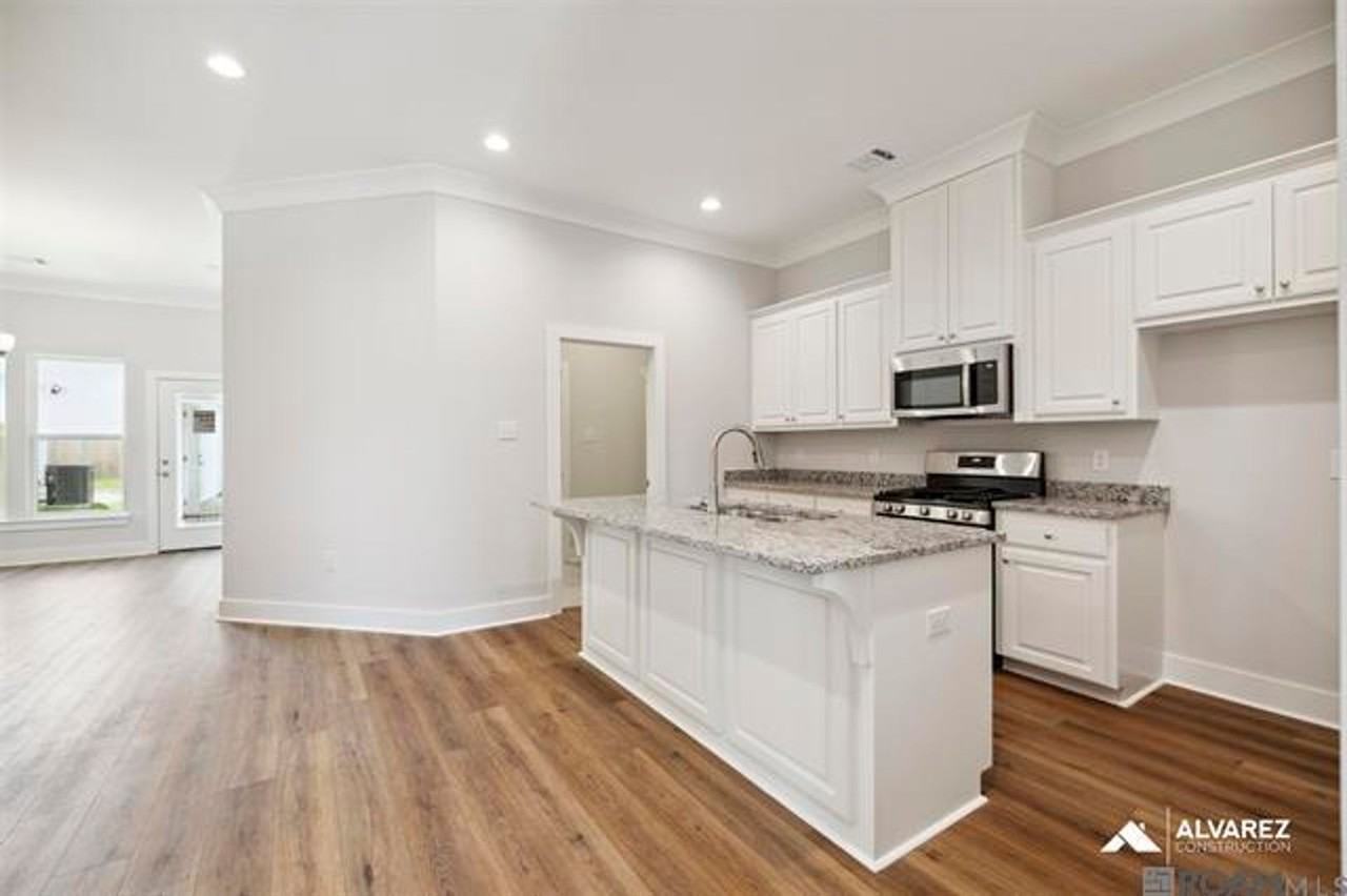 16153 Chancel Ave - Photo 2 of 13