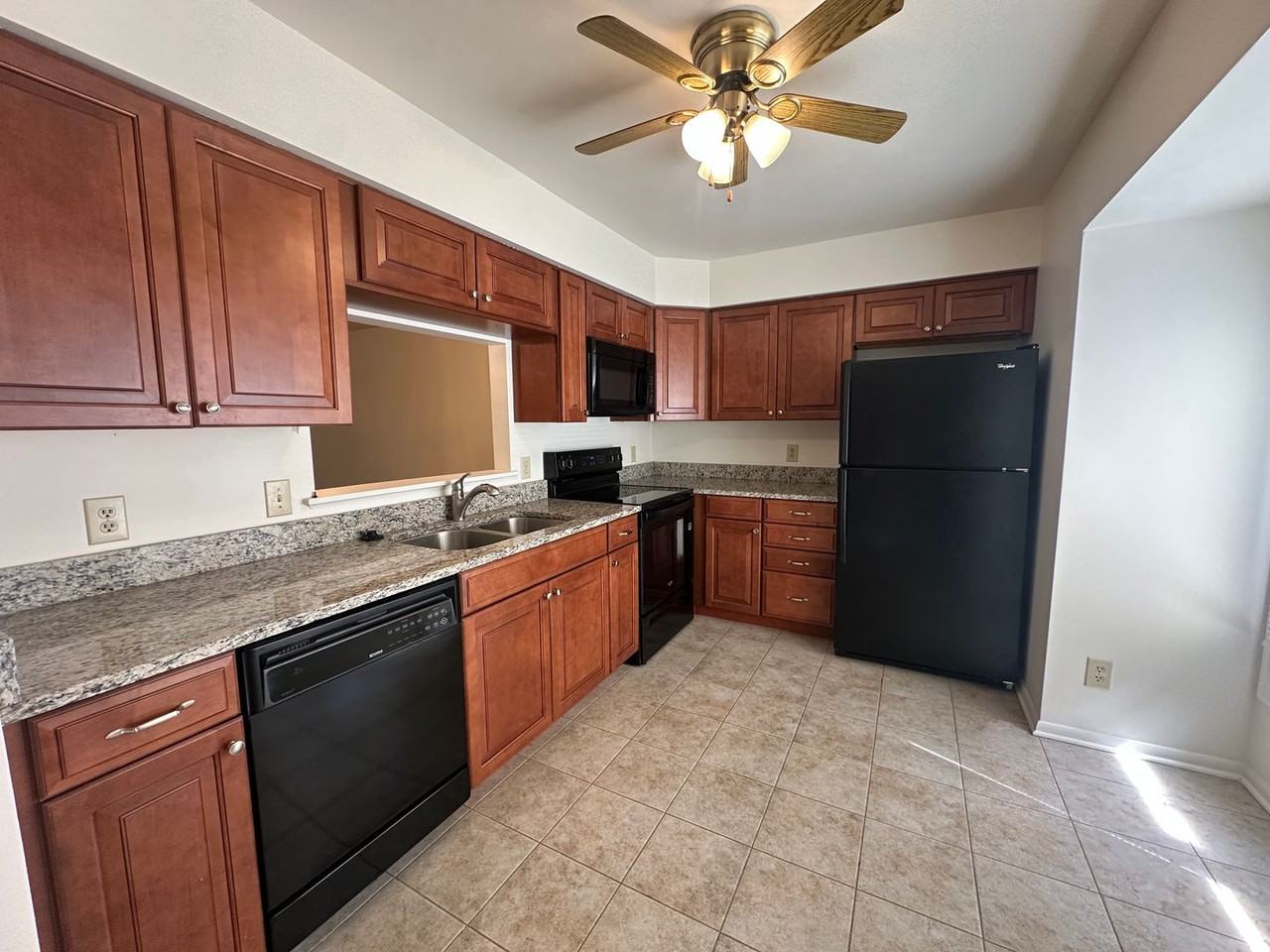 3561 Londonderry Ln - Photo 2 of 20