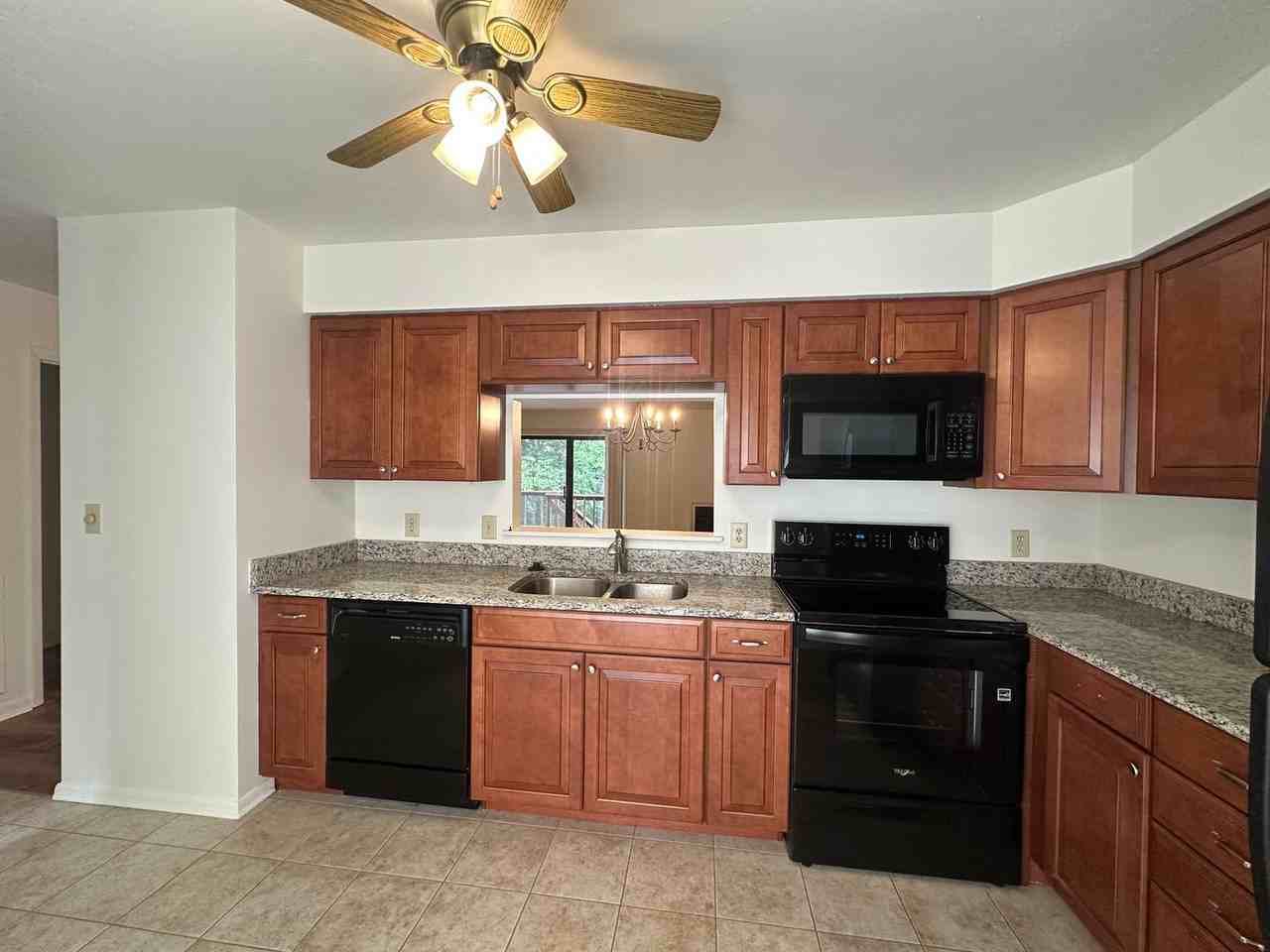 3561 Londonderry Ln - Photo 3 of 20