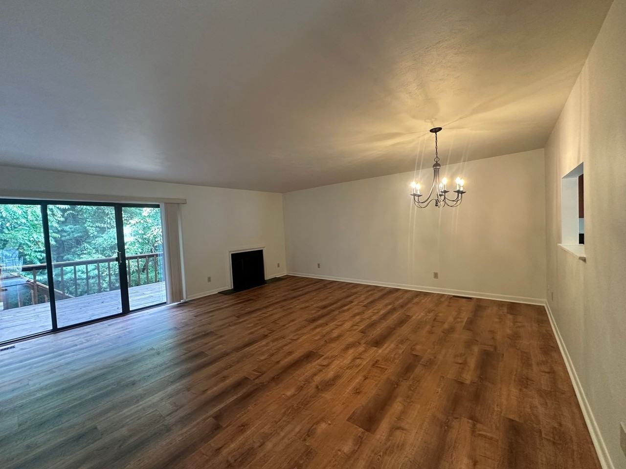 3561 Londonderry Ln - Photo 4 of 20