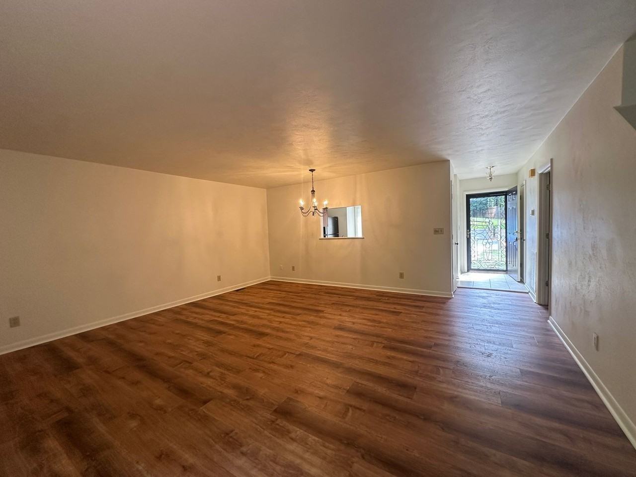 3561 Londonderry Ln - Photo 5 of 20