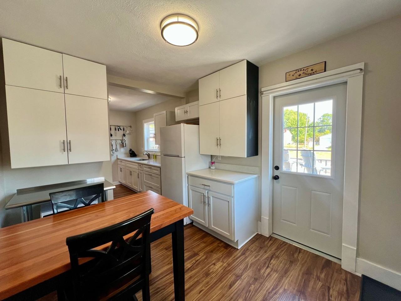 1003 E Samuel Ave - Photo 4 of 33