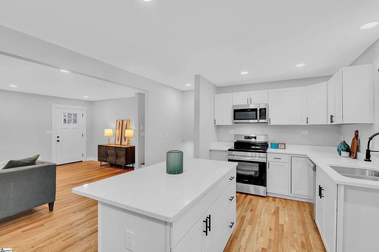 16 Glendale St - Photo 5 of 23